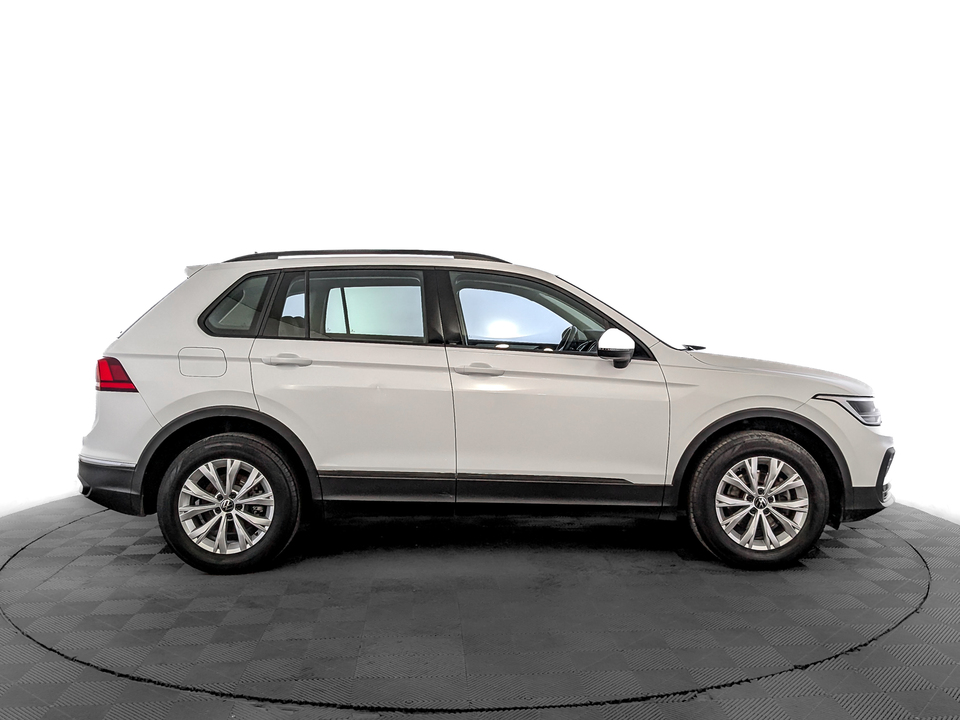 car-card-slide Volkswagen Tiguan 2021 73 888км фото №4
