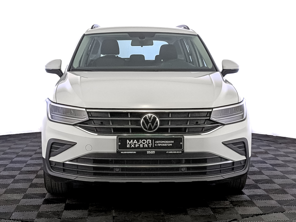 car-card-slide Volkswagen Tiguan 2021 73 888км фото №2