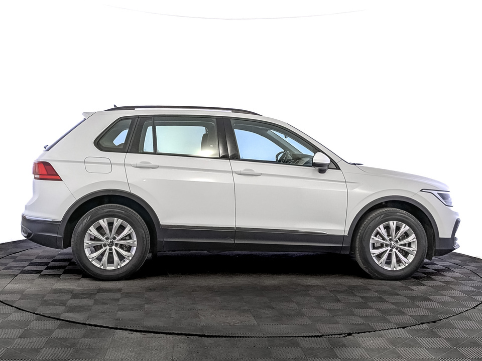 car-card-slide Volkswagen Tiguan 2021 73 888км фото №4