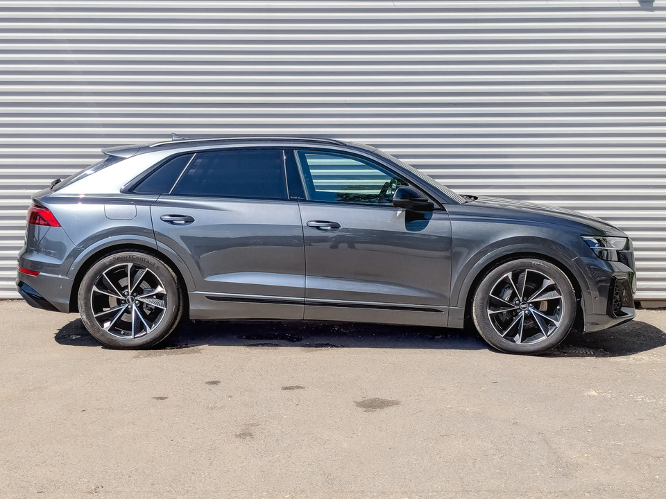 car-card-slide Audi Q8 2024 18 062км фото №4