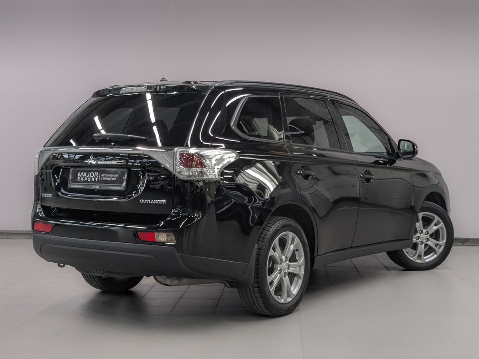 car-card-slide Mitsubishi Outlander 2014 142 103км фото №5