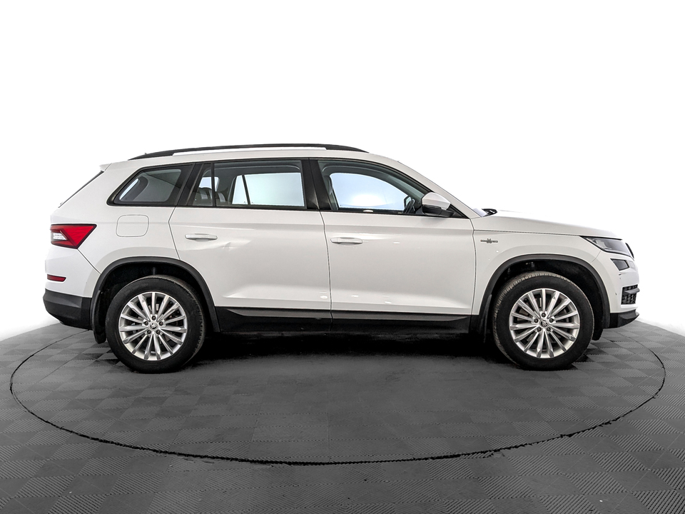 car-card-slide Skoda Kodiaq 2021 105 433км фото №4
