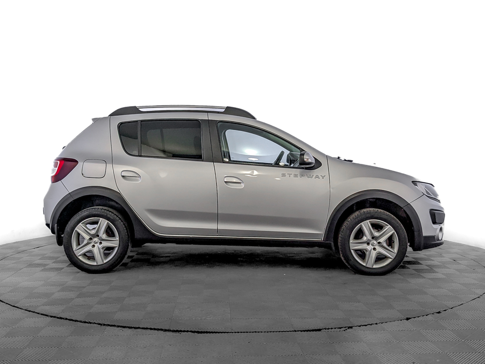 car-card-slide Renault Sandero 2017 148 029км фото №4