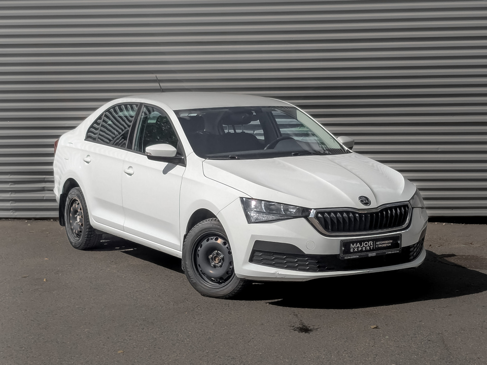 car-card-slide Skoda Rapid II 2021 167 204км фото №3