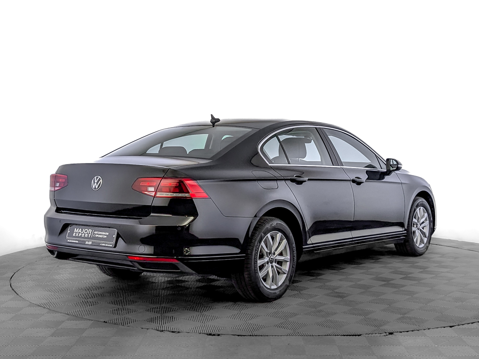 car-card-slide Volkswagen Passat 2021 90 268км фото №5