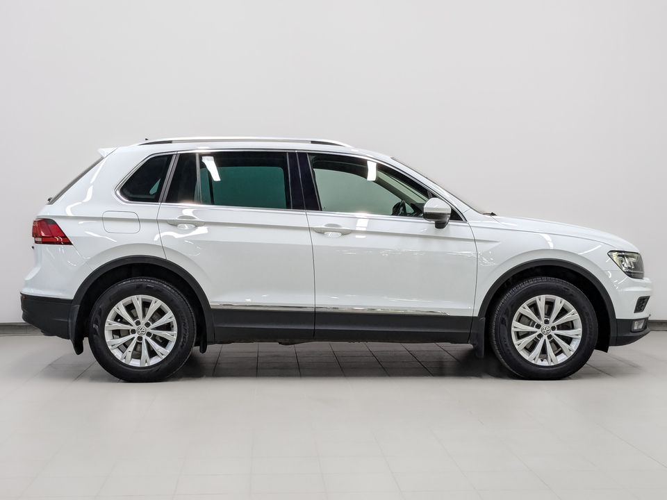 car-card-slide Volkswagen Tiguan 2018 91 331км фото №4