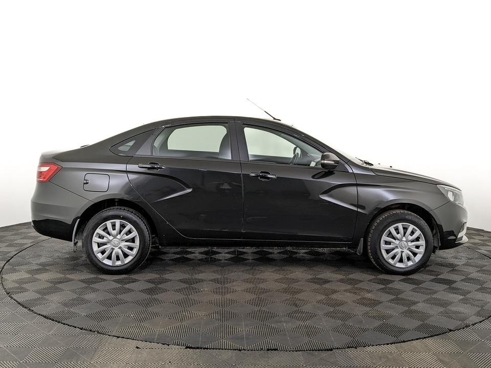car-card-slide Lada Vesta 2017 61 770км фото №4