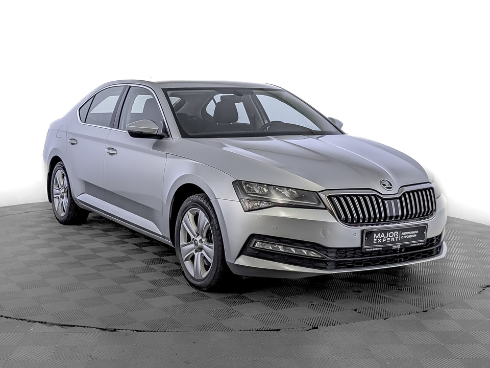 car-card-slide Skoda Superb 2021 133 030км фото №3
