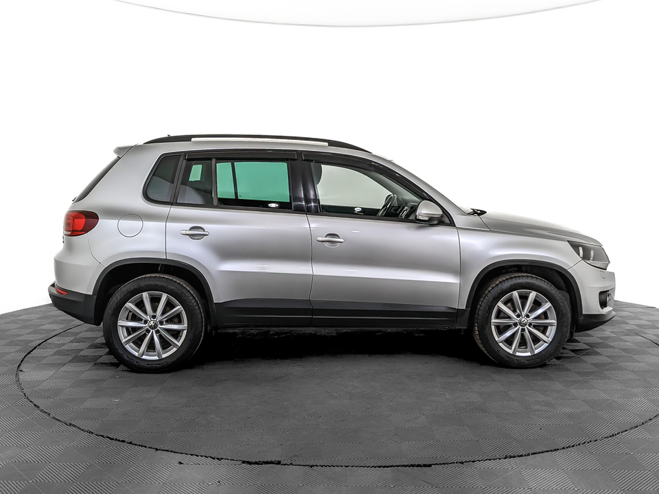 car-card-slide Volkswagen Tiguan 2016 183 326км фото №4