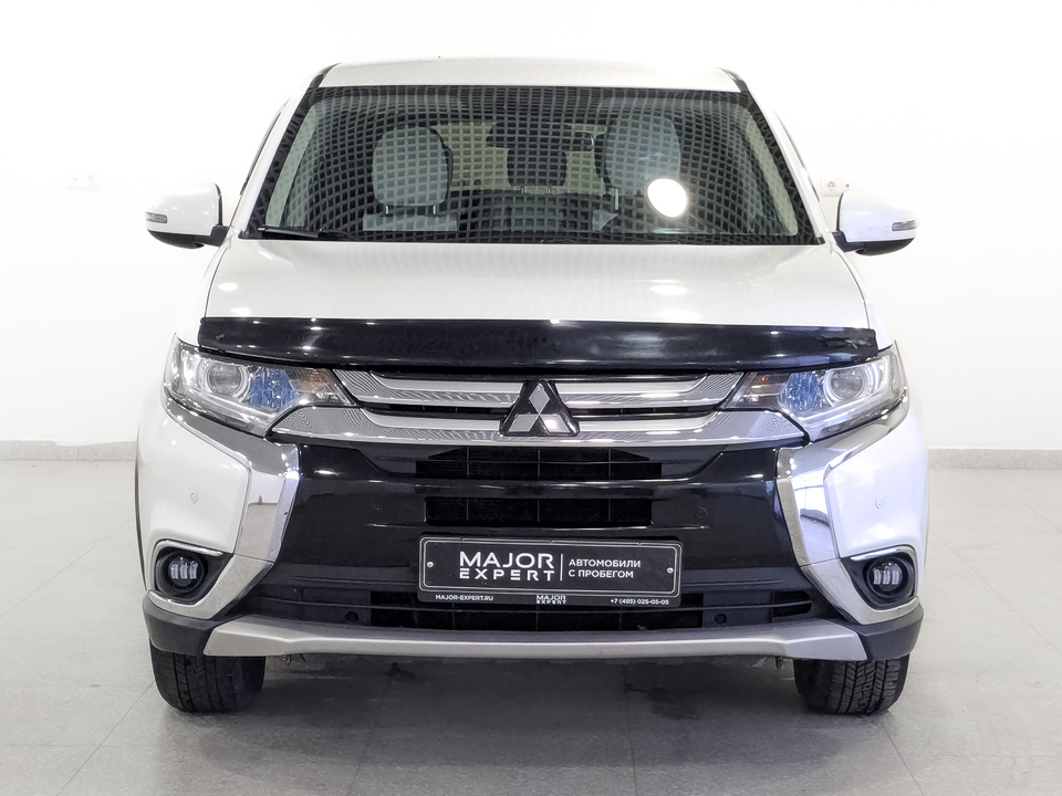 car-card-slide Mitsubishi Outlander 2018 71 986км фото №2