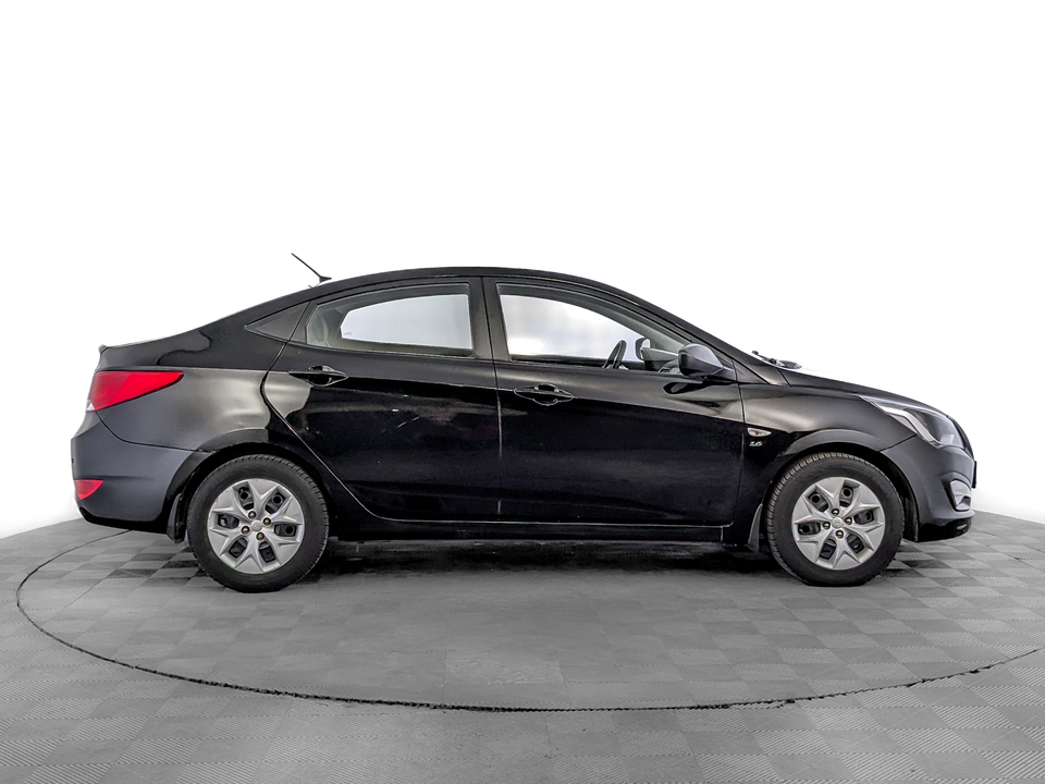 car-card-slide Hyundai Solaris 2015 72 454км фото №4
