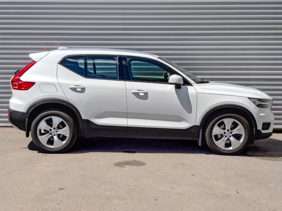 car-card-slide Volvo XC40 2020 102 734км фото №4