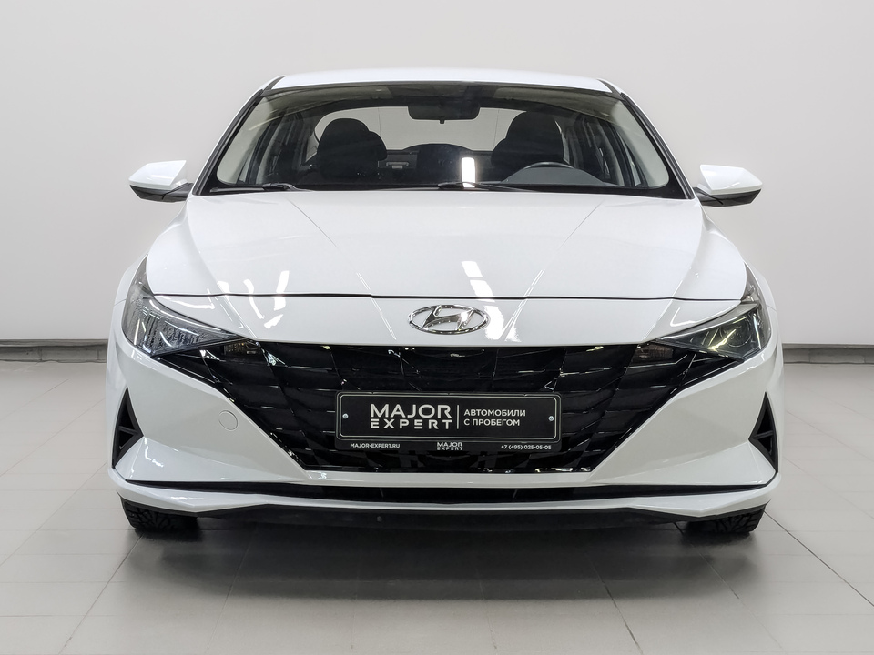 car-card-slide Hyundai Elantra 2022 73 028км фото №2