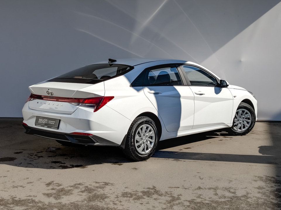 car-card-slide Hyundai Elantra 2022 44 390км фото №5
