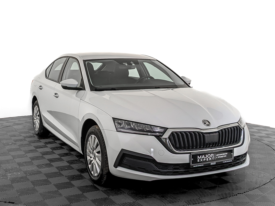car-card-slide Skoda Octavia 2021 73 007км фото №3