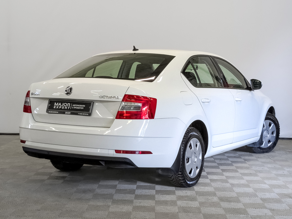 car-card-slide Skoda Octavia 2020 116 417км фото №5
