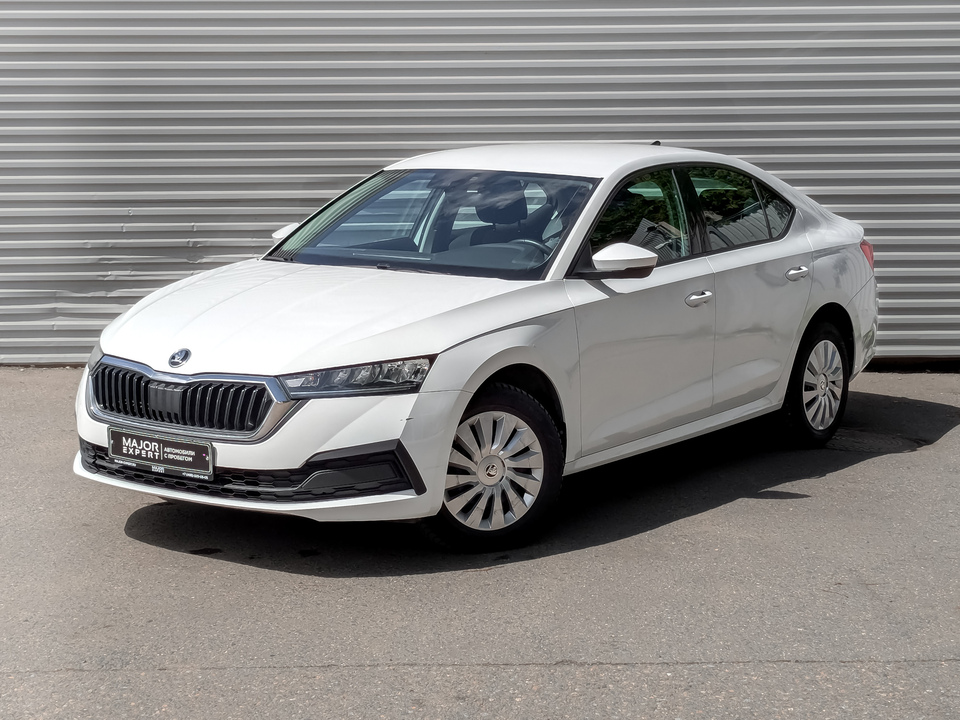 car-card-slide Skoda Octavia 2021 43 099км фото №1