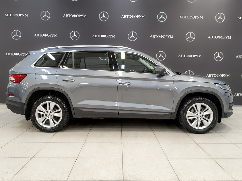 car-card-slide Skoda Kodiaq 2021 69 554км фото №4