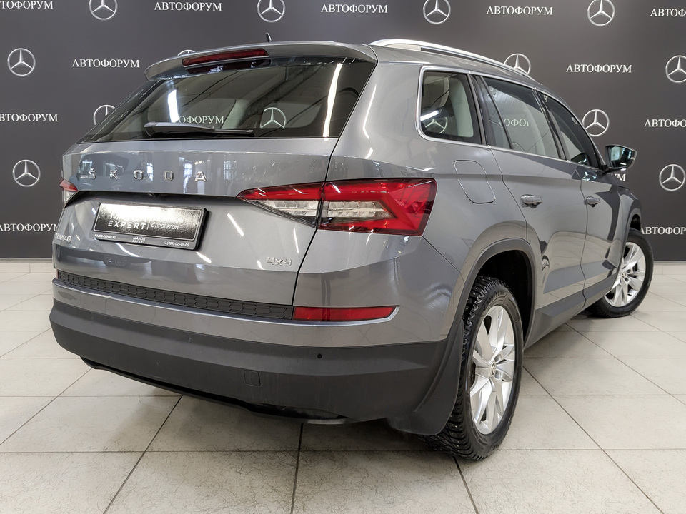 car-card-slide Skoda Kodiaq 2021 69 554км фото №5