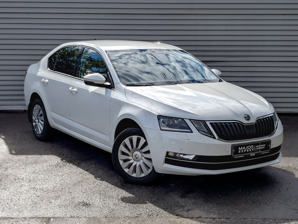 car-card-slide Skoda Octavia 2020 134 101км фото №3
