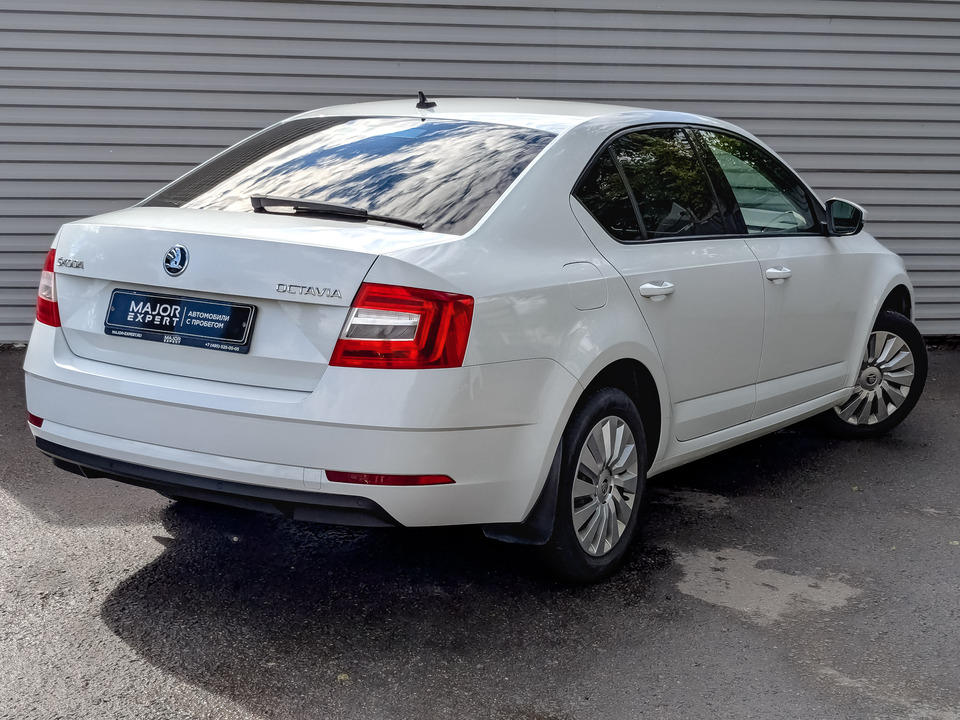 car-card-slide Skoda Octavia 2020 134 101км фото №5