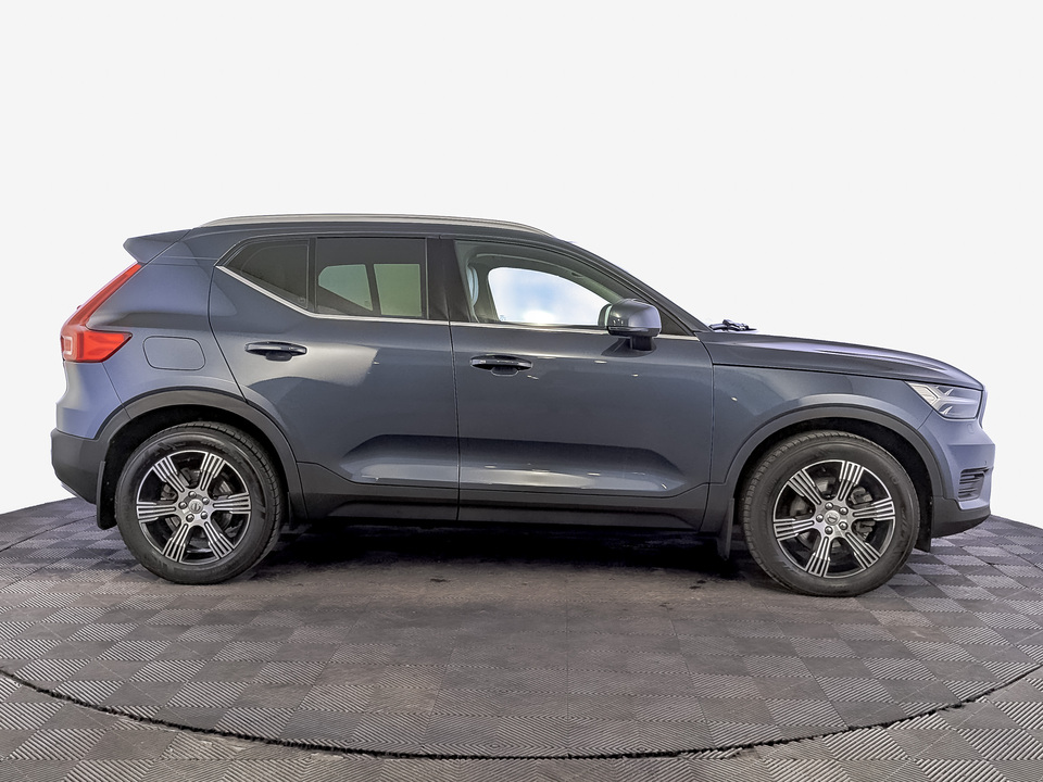 car-card-slide Volvo XC40 2021 69 558км фото №4