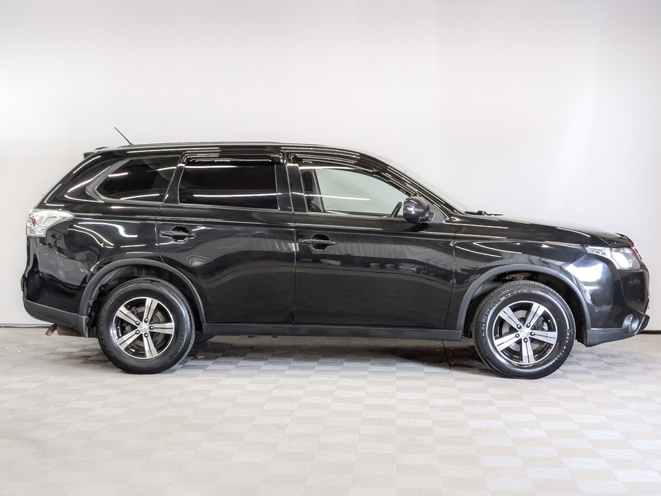 car-card-slide Mitsubishi Outlander 2014 83 375км фото №4