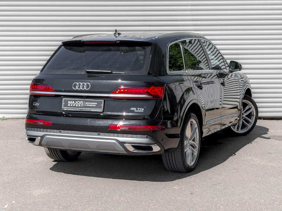 car-card-slide Audi Q7 2023 39 908км фото №5