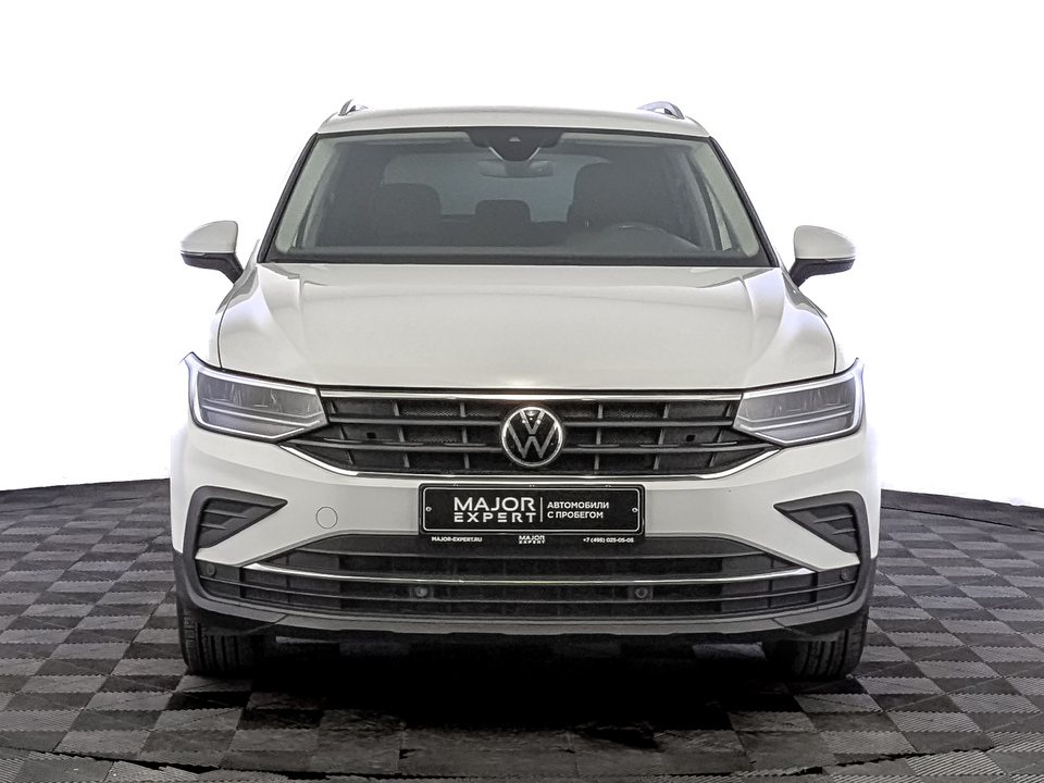 car-card-slide Volkswagen Tiguan 2021 115 730км фото №2