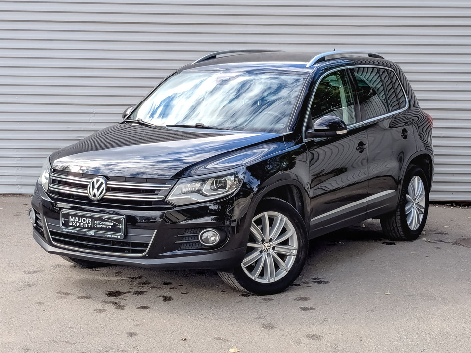 car-card-slide Volkswagen Tiguan 2015 92 076км фото №1