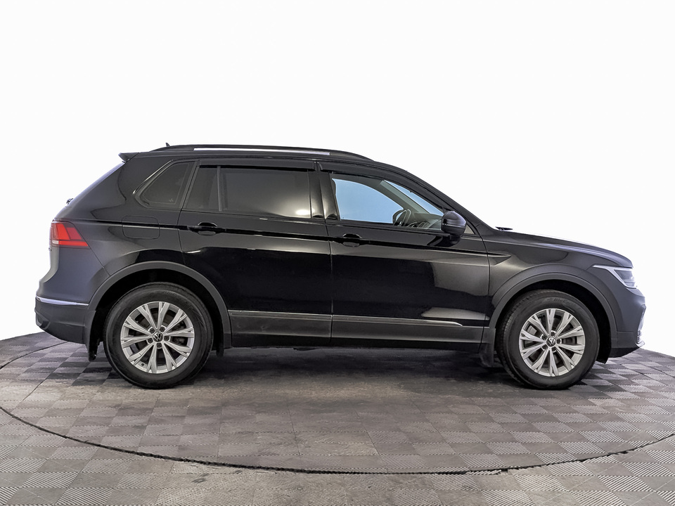 car-card-slide Volkswagen Tiguan 2021 50 962км фото №4