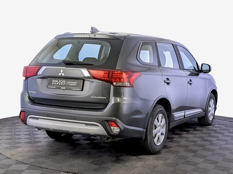 car-card-slide Mitsubishi Outlander 2019 123 571км фото №5