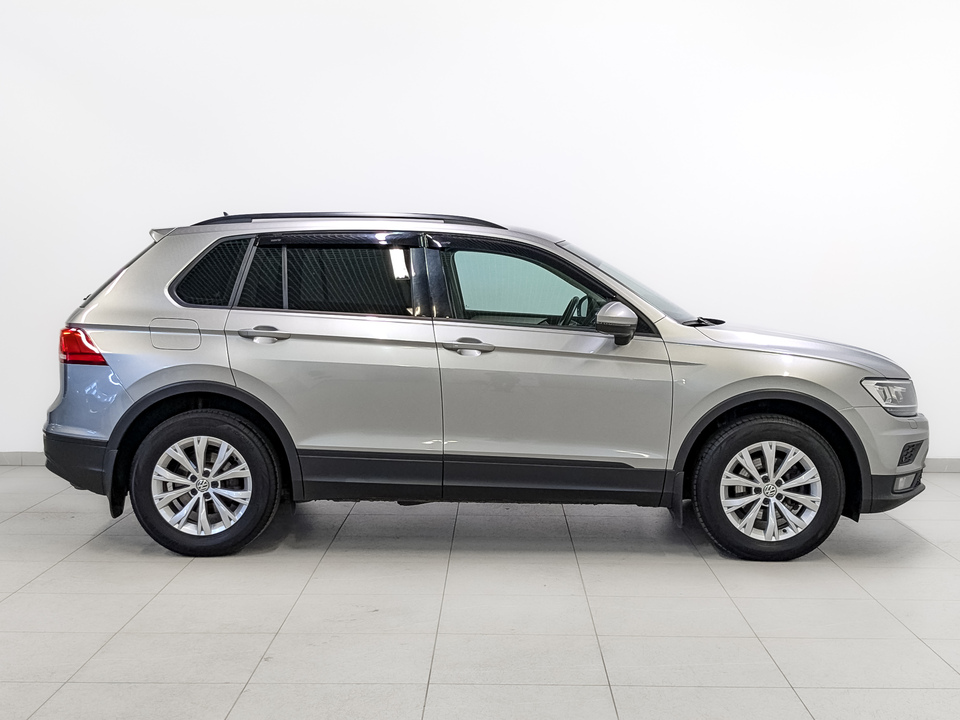 car-card-slide Volkswagen Tiguan 2020 64 750км фото №4