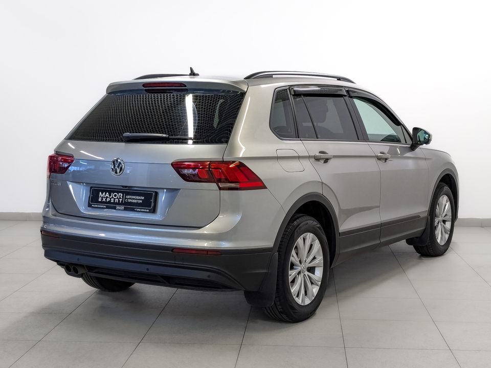 car-card-slide Volkswagen Tiguan 2020 64 750км фото №5