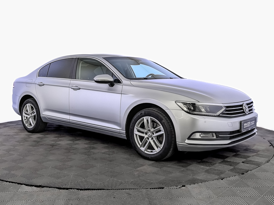 car-card-slide Volkswagen Passat 2019 142 275км фото №3