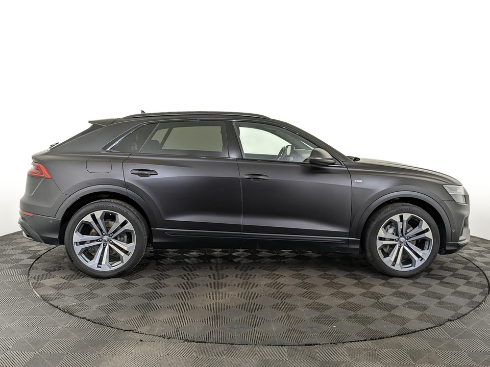 car-card-slide Audi Q8 2019 109 404км фото №4