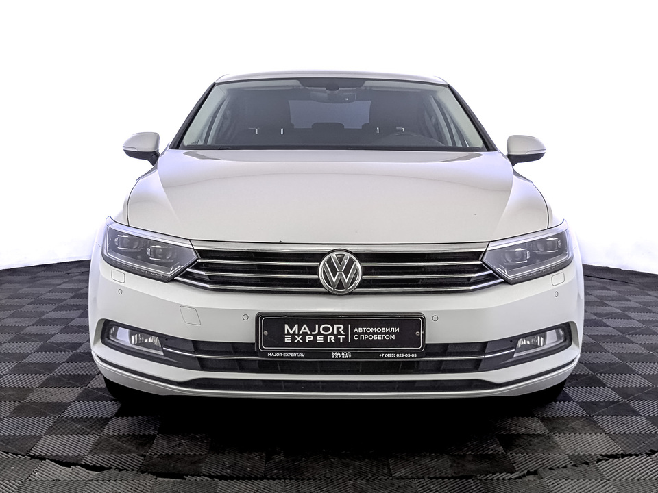 car-card-slide Volkswagen Passat 2019 152 168км фото №2