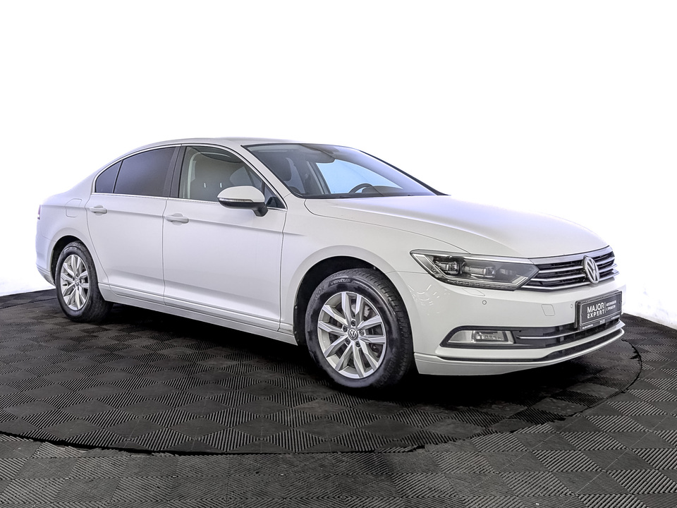 car-card-slide Volkswagen Passat 2019 152 168км фото №3