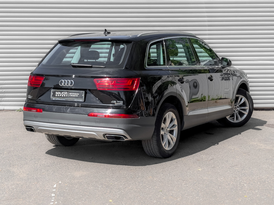 Audi Q7 2018 81 286км фото №5