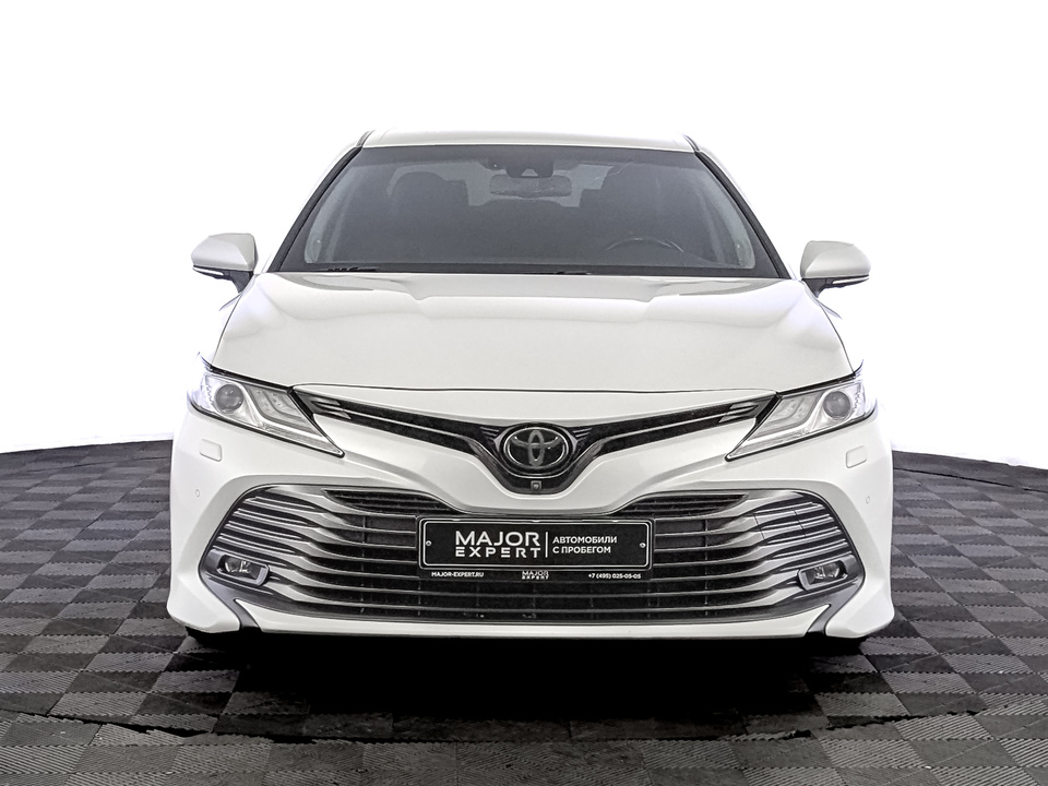 car-card-slide Toyota Camry 2019 140 000км фото №3