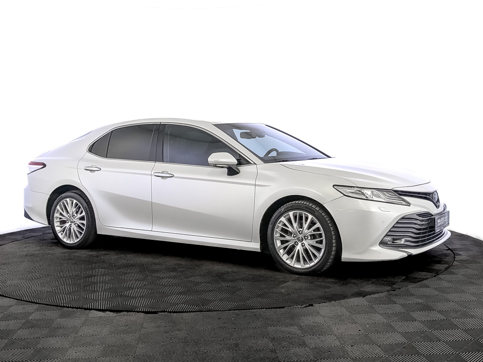 car-card-slide Toyota Camry 2019 140 000км фото №5