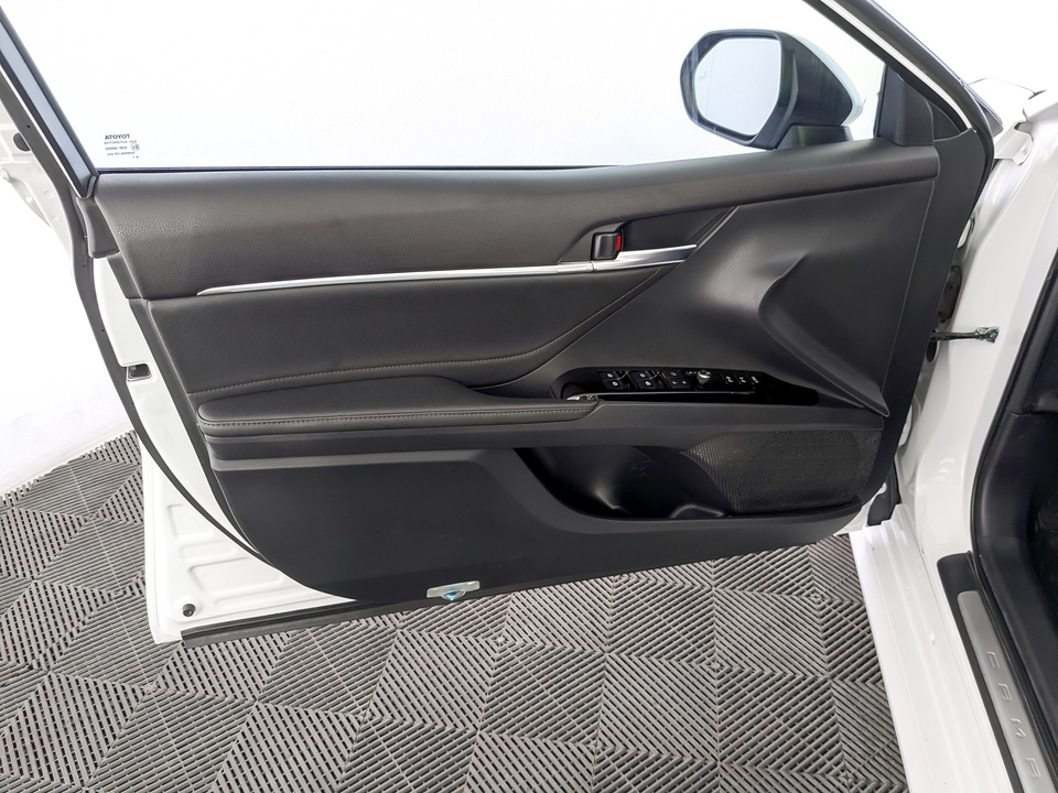 car-card-slide Toyota Camry 2019 140 000км фото №2