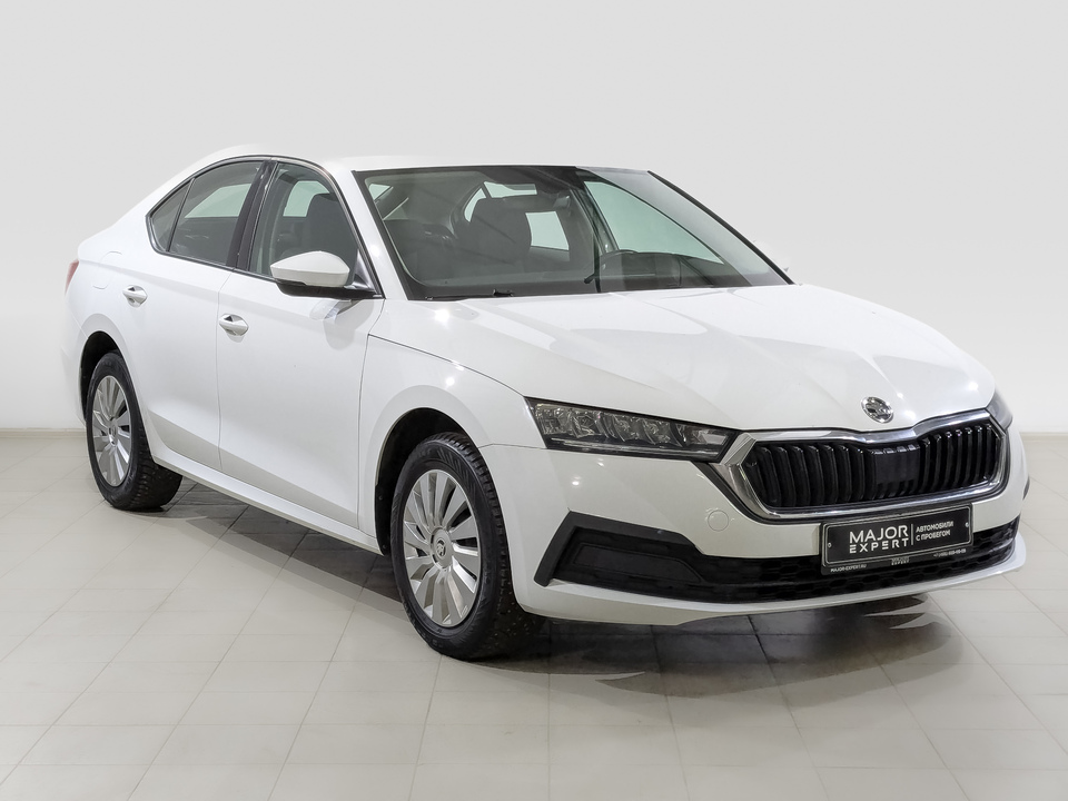 car-card-slide Skoda Octavia 2021 76 127км фото №3