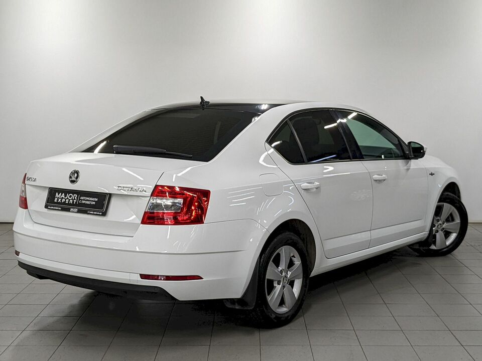 car-card-slide Skoda Octavia 2019 126 687км фото №5