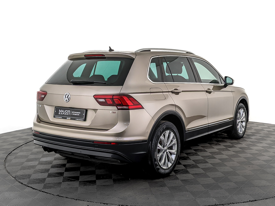 car-card-slide Volkswagen Tiguan 2017 74 102км фото №5
