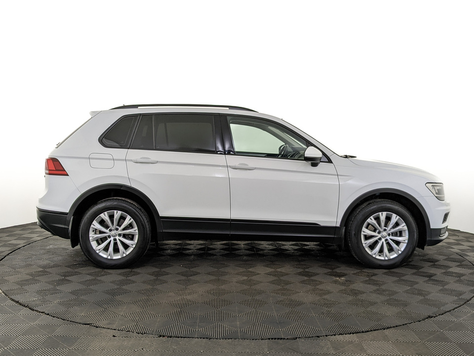 car-card-slide Volkswagen Tiguan 2019 139 600км фото №4