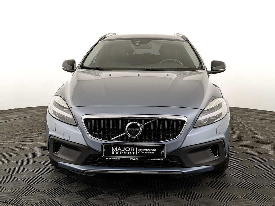 car-card-slide Volvo V40 Cross Country 2019 28 752км фото №2