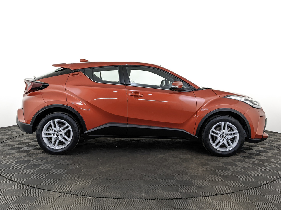 car-card-slide Toyota C-HR 2020 46 548км фото №4