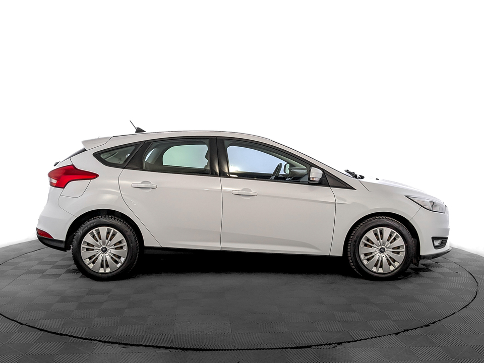 car-card-slide Ford Focus 2018 87 257км фото №4