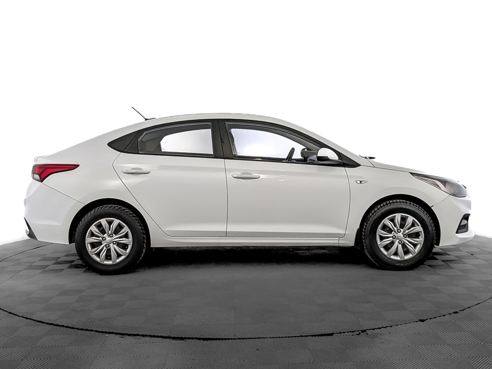 car-card-slide Hyundai Solaris 2019 158 028км фото №4
